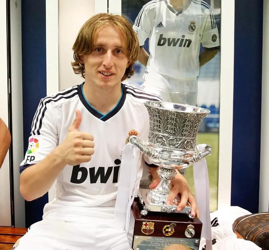 综合体育赛事成绩汇总 历史与实时数据对照