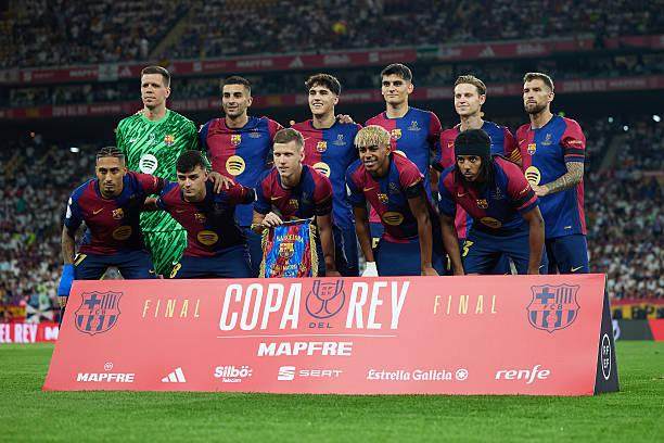 图片报：狼堡想挖多特体育总监凯尔，后者与多特合同到2027年