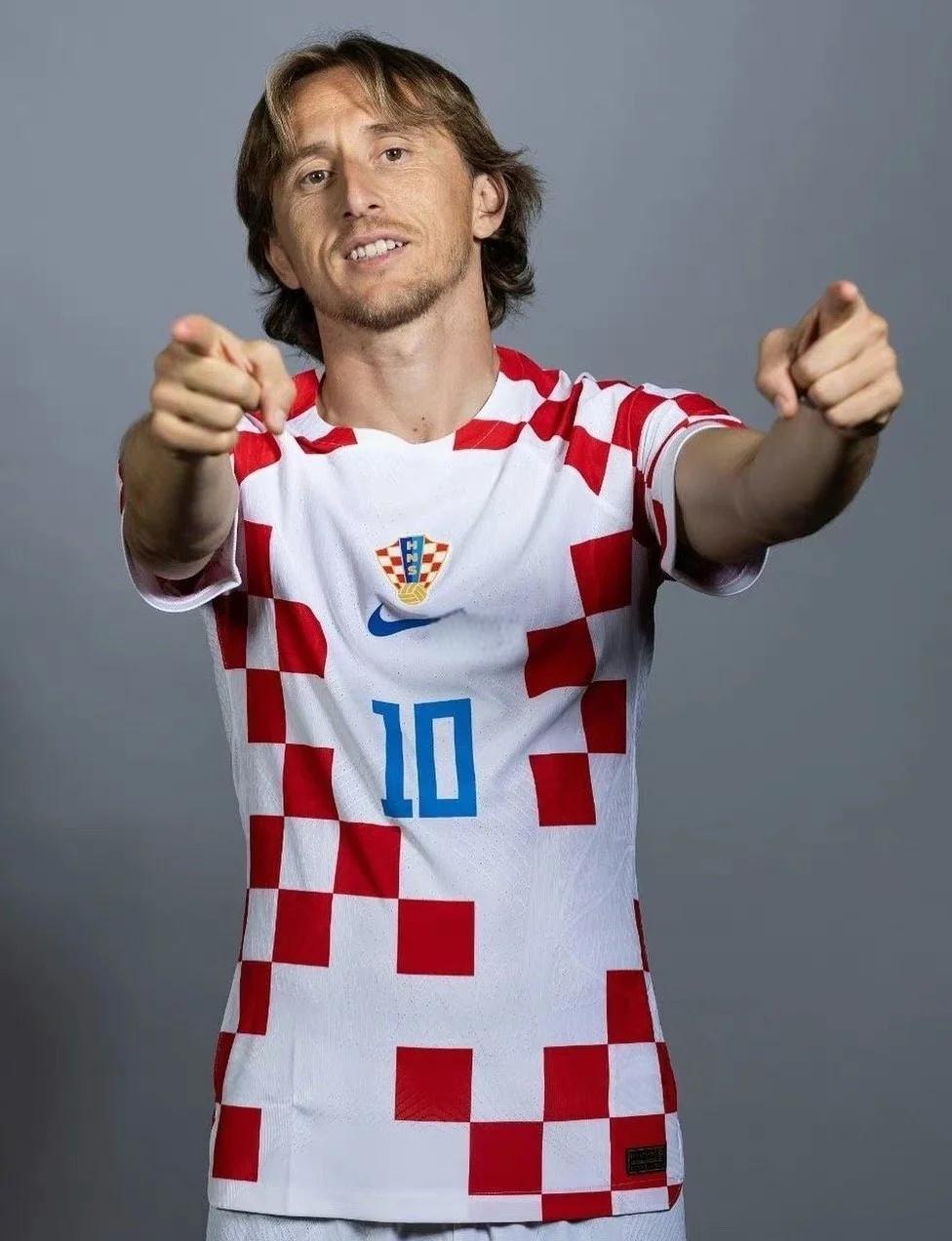 记者：拜仁将于明年一月开始与凯恩谈续约